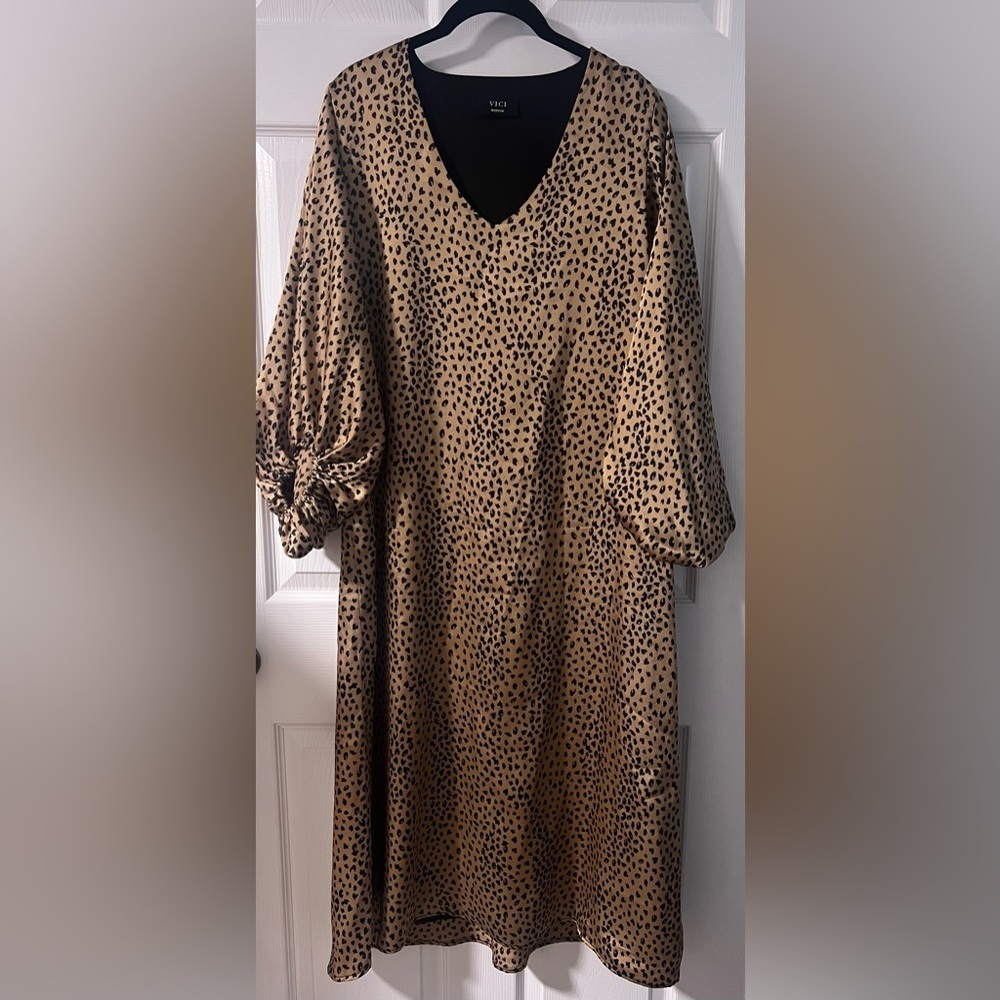 Vici Animal Print Balloon Sleeved Dress